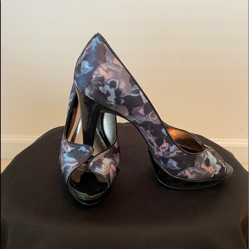 Carlos Navy/Pink/Light Blue Marbled Stilettos Size 8